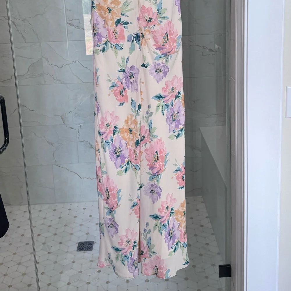 Abercrombie & Fitch Cream Floral V-Neck Maxi Dress. Size Medium Tall - NWT